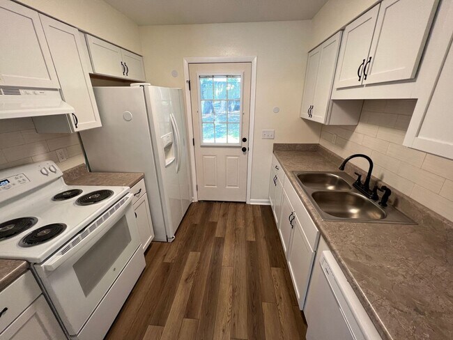Foto del edificio - Pensacola - Northeast - 2 bedroom, 1 bathroom