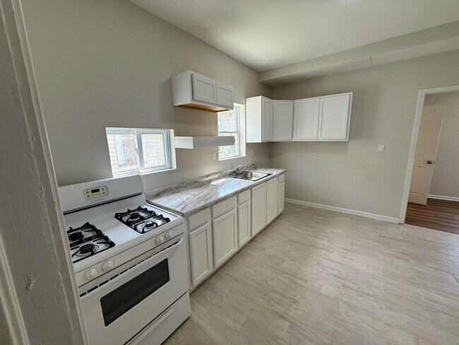Foto del edificio - 3420 W 49th St