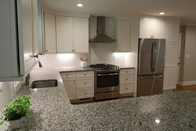 Foto del edificio - 2833 Wesleyan Ln