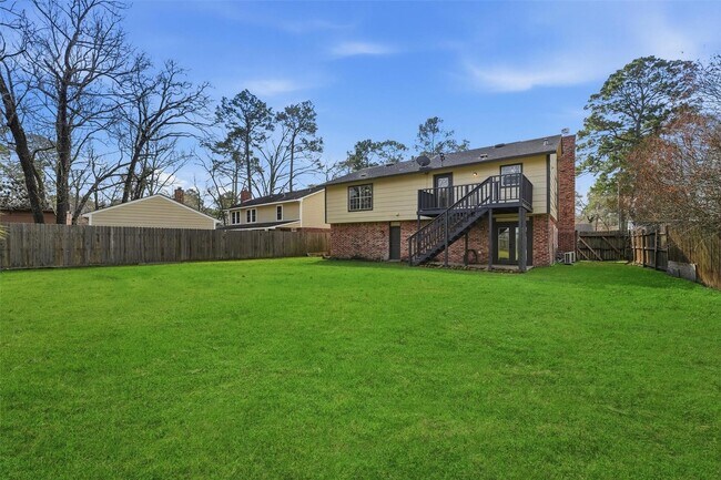 Building Photo - 3211 Park Garden Dr
