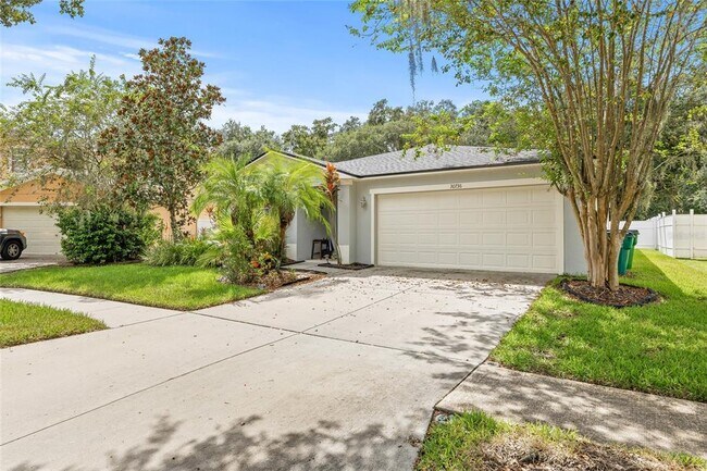 Building Photo - 30736 Sonnet Glen Dr