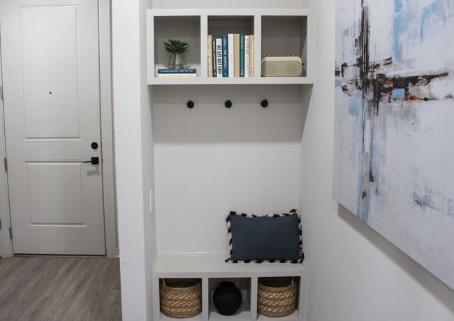 Building Photo - Silo Creek Apartments