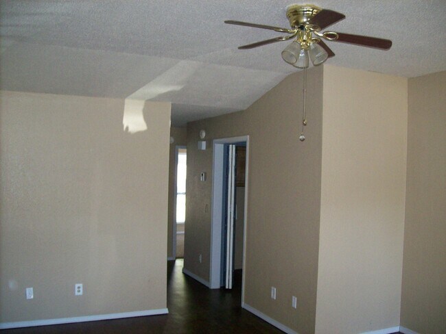Foto del edificio - 410 S Greengate Dr