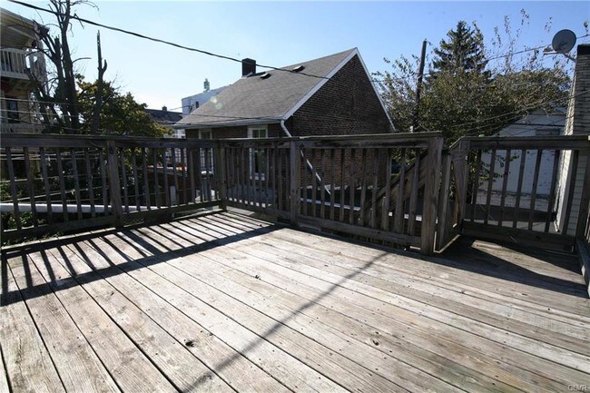 Foto del edificio - 310 N 9th St