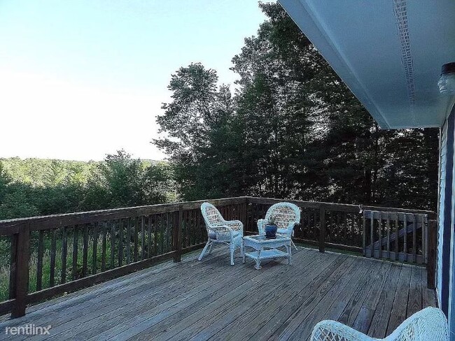 Foto del edificio - 1 br, 1 bath House - 33 Rejane Ave