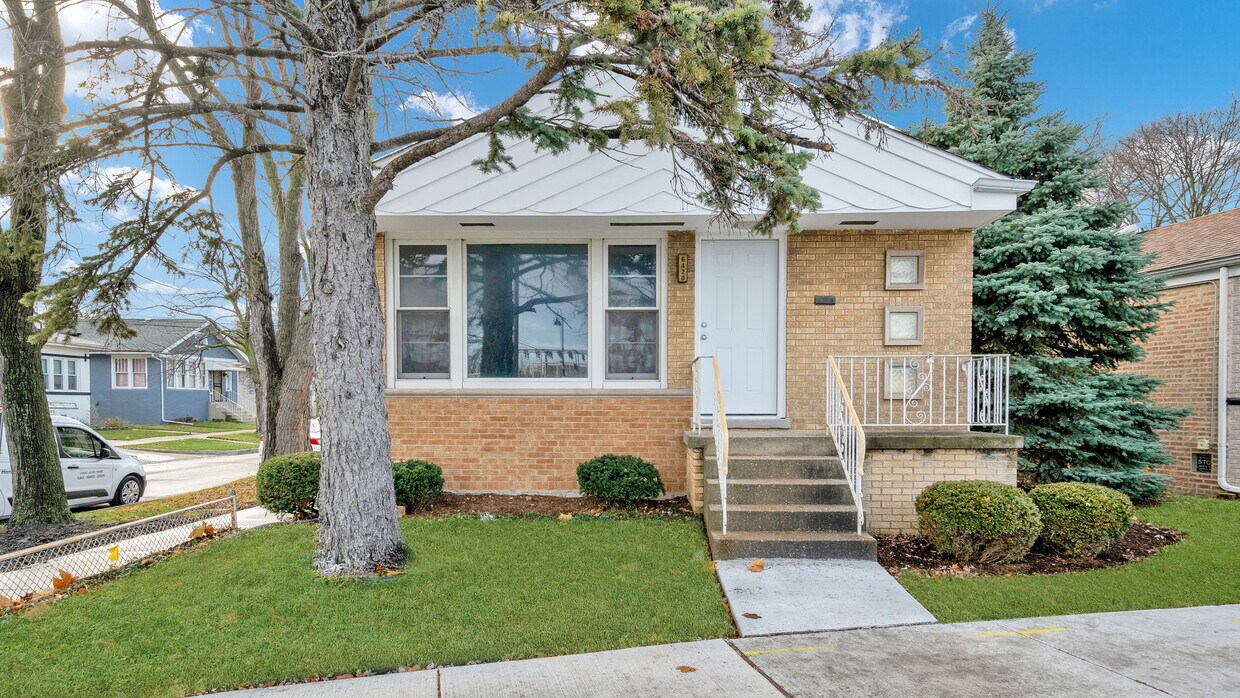 Primary Photo - 6420 Windsor Ave