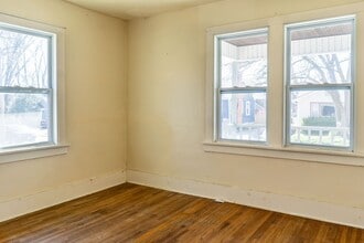 Building Photo - 606 Paris Ct