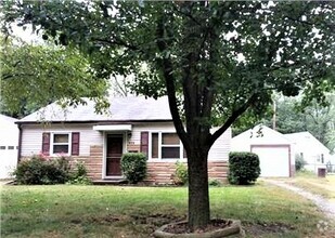 Building Photo - 908 Crestwood Dr