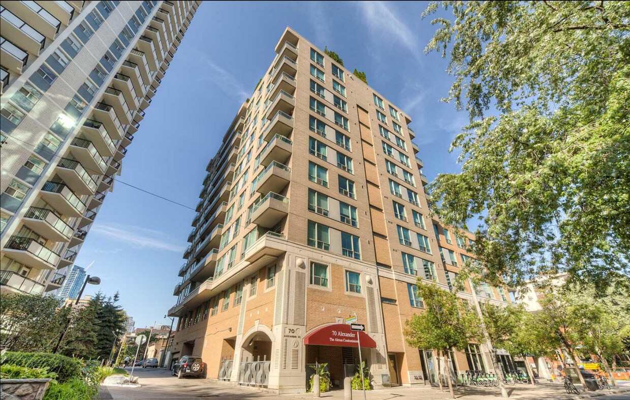 Primary Photo - 70 Alexander St