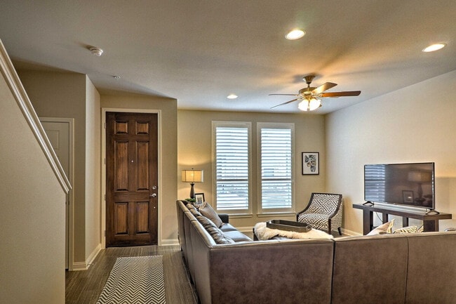 Foto del edificio - 2501 County Road 234-SI ID1385693P