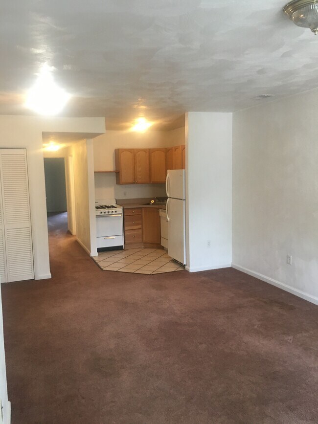 449 Kaercher St Unit 2, Pittsburgh, PA 15207 Apartments in Pittsburgh