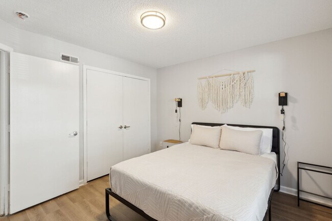Foto del edificio - 3504 Carlson Bay Ct