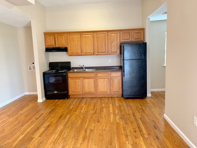 Building Photo - 2328 Gravier St