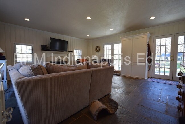 Foto del edificio - 7101 Dean Rd