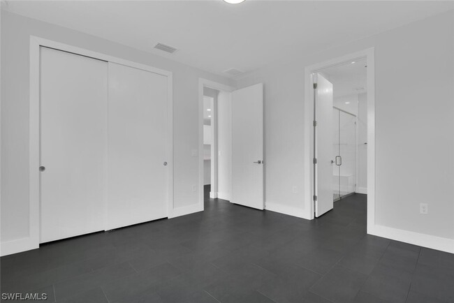 Building Photo - 5014 25th St SW