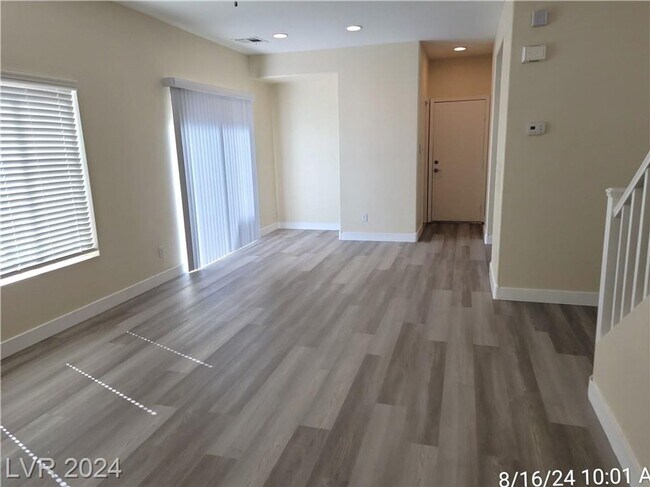 Building Photo - NLV HOME IN GATED COMMUNITY!