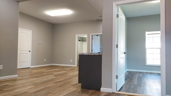 Foto del edificio - COMING SOON!!! GORGEOUS 3br home!