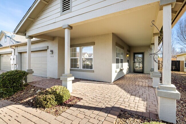 Building Photo - 533 N Cortina St