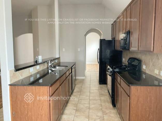 Building Photo - 625 Rocky Hollow Ln