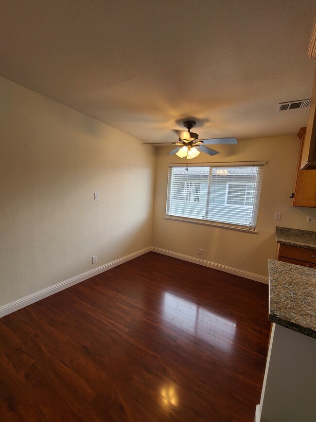 Building Photo - 1337 Joplin Dr