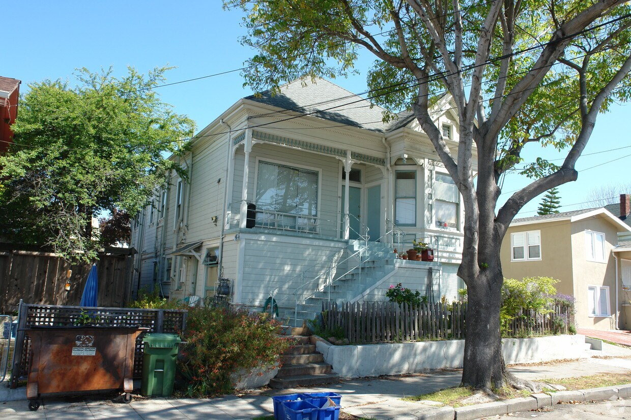 Primary Photo - 1807-1811 Derby St