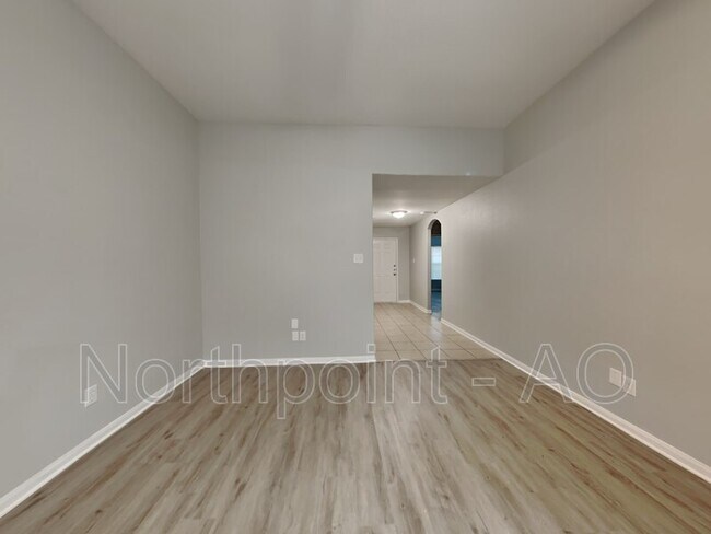 Building Photo - 605 Misty Mountain Dr