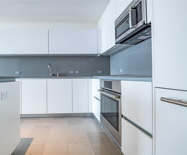 Foto del edificio - 88 SW 7th St