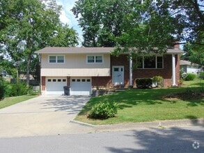 Building Photo - 1305 Jake Ln