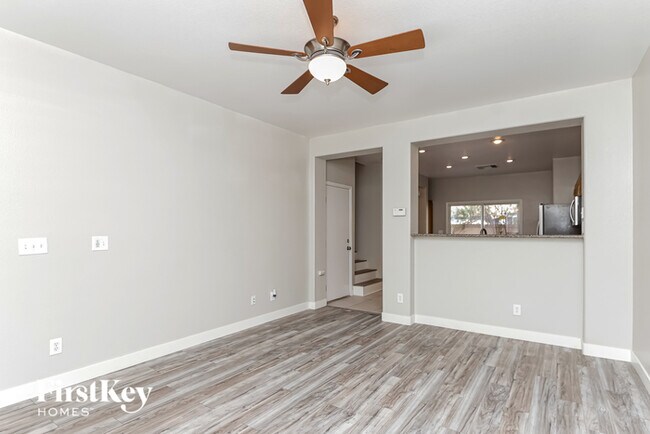 Foto del edificio - 6008 Salinas Canyon Ave