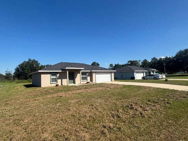 Building Photo - Modern 3 bedroom 2 Bathroom House, No Carpet!