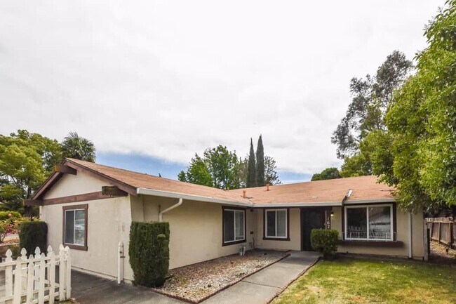 Building Photo - 167 Rutgers Ct