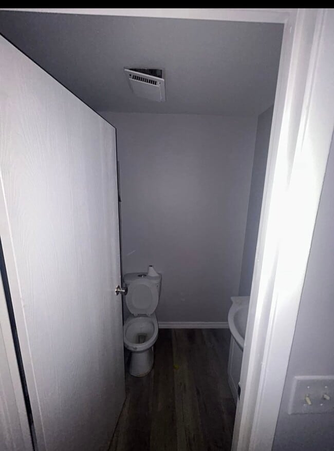 Building Photo - Unit For Rent