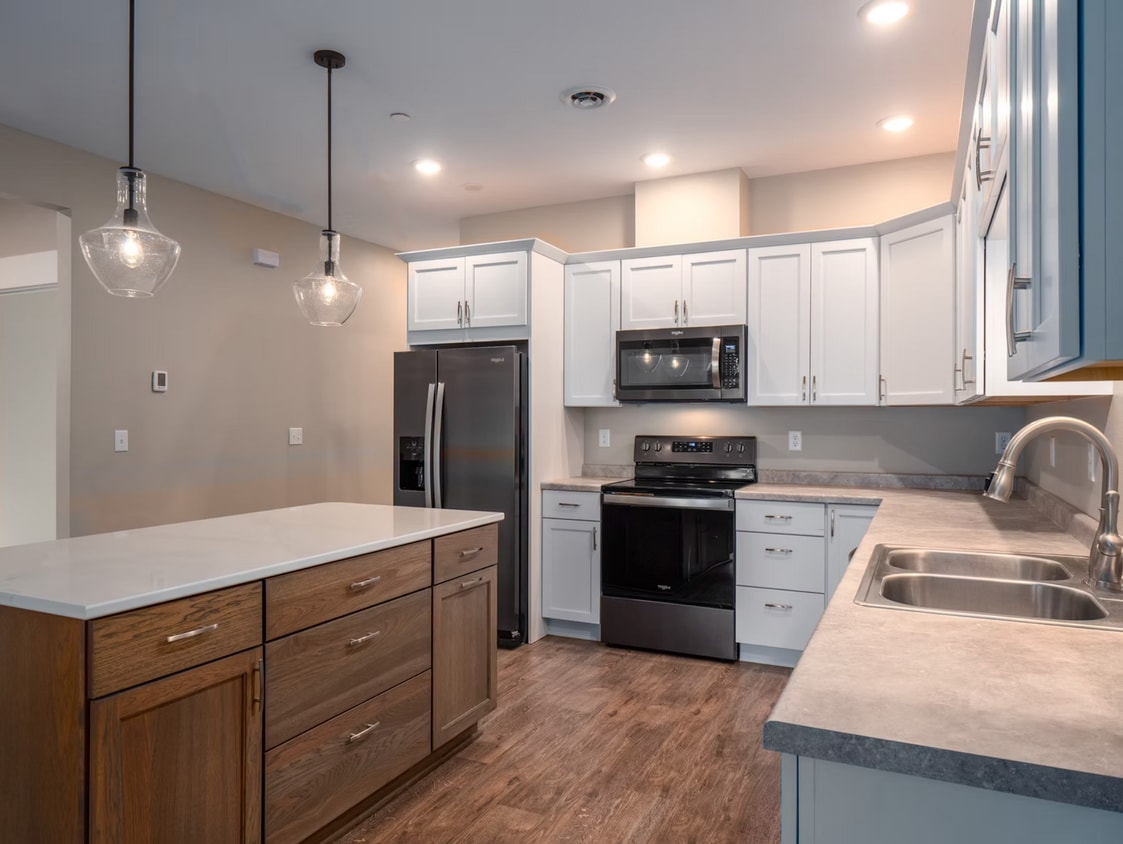 Foto del edificio - 620 Tree Farm Ln