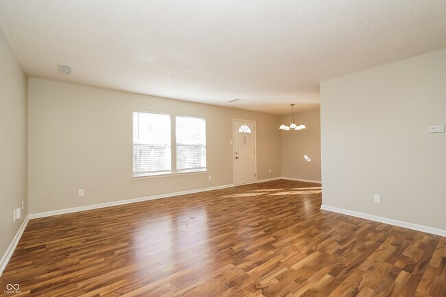 Foto del edificio - 1290 Freemont Ln