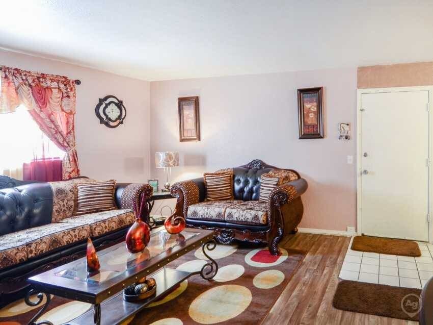 Foto principal - 5901 NW 34th St