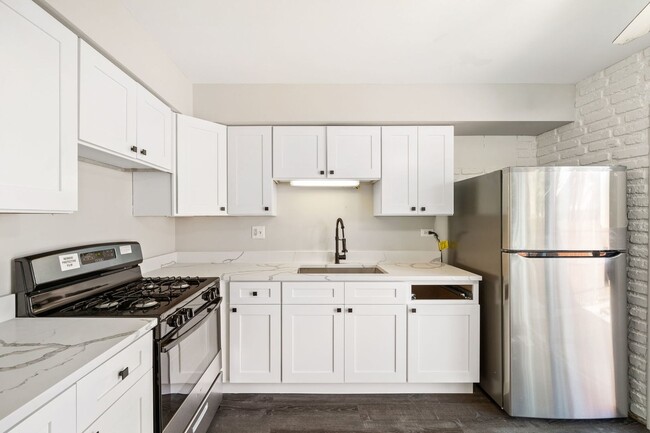 Foto del edificio - 3075 Kingston Ct