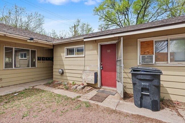 Foto del edificio - 207 N Santa Fe Ave