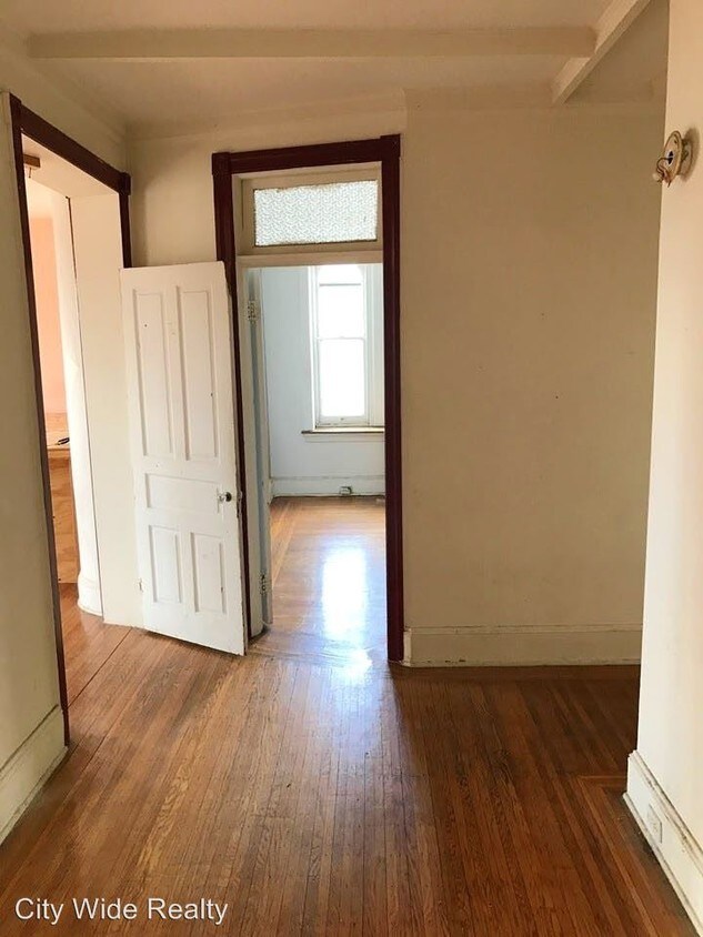 Primary Photo - 901 S 48th St