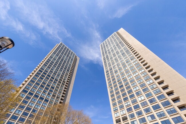Building Photo - 85 E India Row
