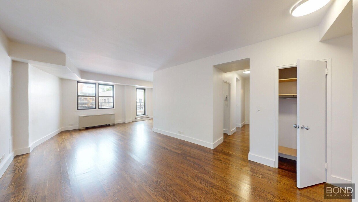 Foto principal - 220 E 63rd St