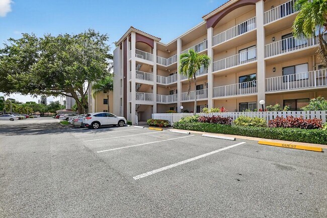 Building Photo - 6193 Pointe Regal Cir