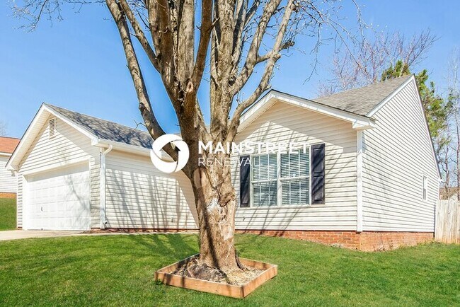Foto del edificio - 3 Bedroom Pet-Friendly Home in CHARLOTTE, NC with Main Street Renewal