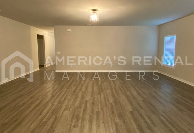 Foto del edificio - Home for Rent in Jemison, AL... Available ...