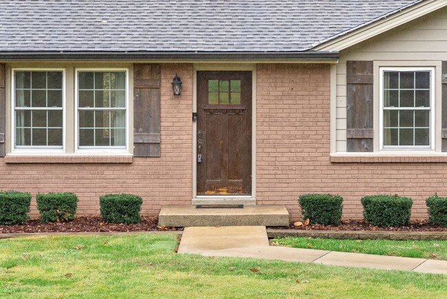 Foto del edificio - Newly Renovated Home w/ FULL Basement!