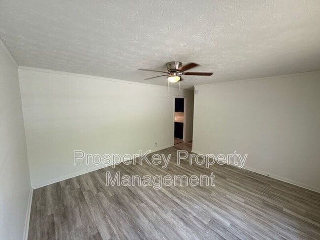 Foto del edificio - 4680 Ryan Rd