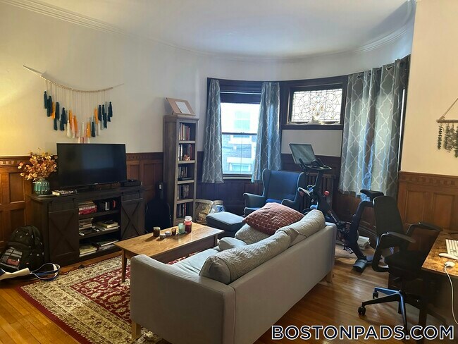Foto del edificio - 1748 Beacon St