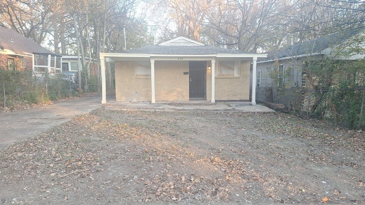 Photo - 838 Crockett ST