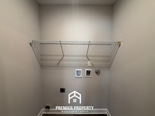 Building Photo - Charming 3BR/2BA Tuscaloosa Home | Hardwood Floors, Covered Patio & Fenced Yard