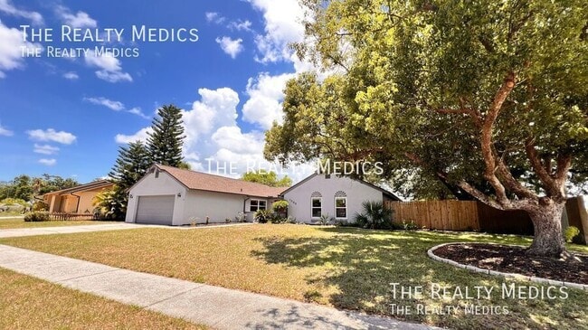 Building Photo - 1295 Madelena Ave