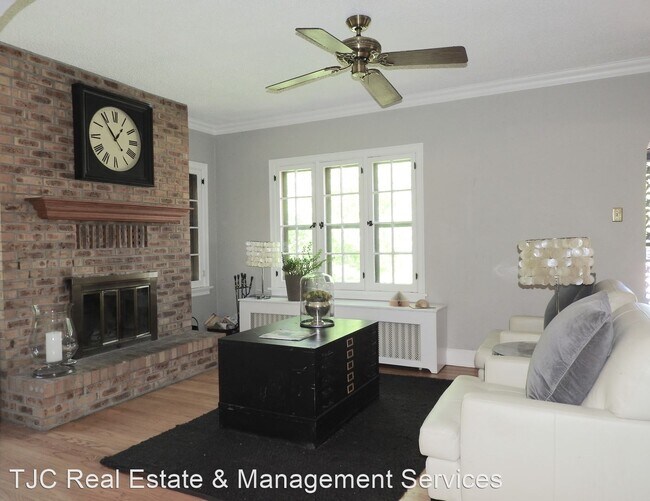 Building Photo - 5 br, 2 bath House - 1665 Jasmine Street